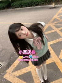 陳依依 157-47-C-18歲三點粉嫩  蜜穴水多 很耐操哦 粉嫩一線鮑魚緊實 敏感摸一摸就會