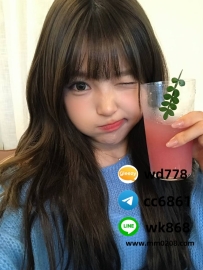 兔兔 158cm-44kg-C-19歲藍色上衣+緊身短T加低腰熱褲的嬌小可愛 胸部挺翹 腰細臀圓