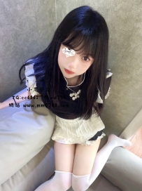 白白  155.42.C.18歲長相甜美  笑起來甜甜的高中生  吹彈可破嫩白皮膚  聲音又很甜 讓