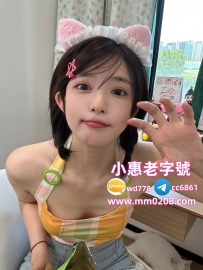 雨蝶 157-43-C-18歲她喜歡騎乘位時用雙手撐著你胸口 長腿跪在兩側用力夾緊 上下扭動時