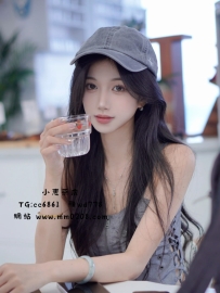 高檔尤物辰辰  163-45-C-20歲高顏值 臉蛋清純高冷 氣質清秀    長髮 皮膚水嫩 走在路