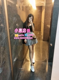 芯芮 162-45-B+-21歲臉蛋可愛軟萌，笑起來特別甜。 胸型圓挺、比例剛剛好。 第一次亮