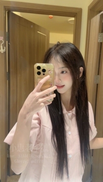 純純 155.42.C18歲蘿莉學生 甜甜笑容 青春感滿滿 推薦理由：會撒嬌喊哥哥  純慾氣息