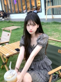 小潔 158-45-C-21歲 主動親親要抱抱~超黏人小女友