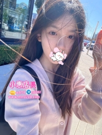 小桃子 160-46-C-19歲特價：6000長髮 清純 臉蛋小小的 笑起來很動人 清純乾淨的女生