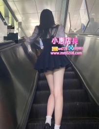 今天去面試的極品  花花 163-48-E-21歲極品校花  特點：鮑魚一線  白虎無毛  美腿纖細