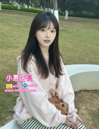 沐糖 158-46-C-19歲特價：8000好聊不冷場，最重點的還是她的筋超軟，女上、後入體位可